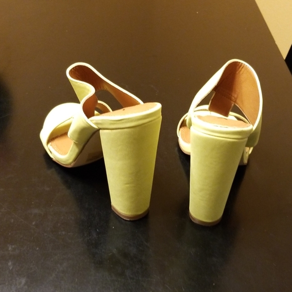 X2B T-STRAP CHUNKY HEEL SLIDE - Picture 2 of 5
